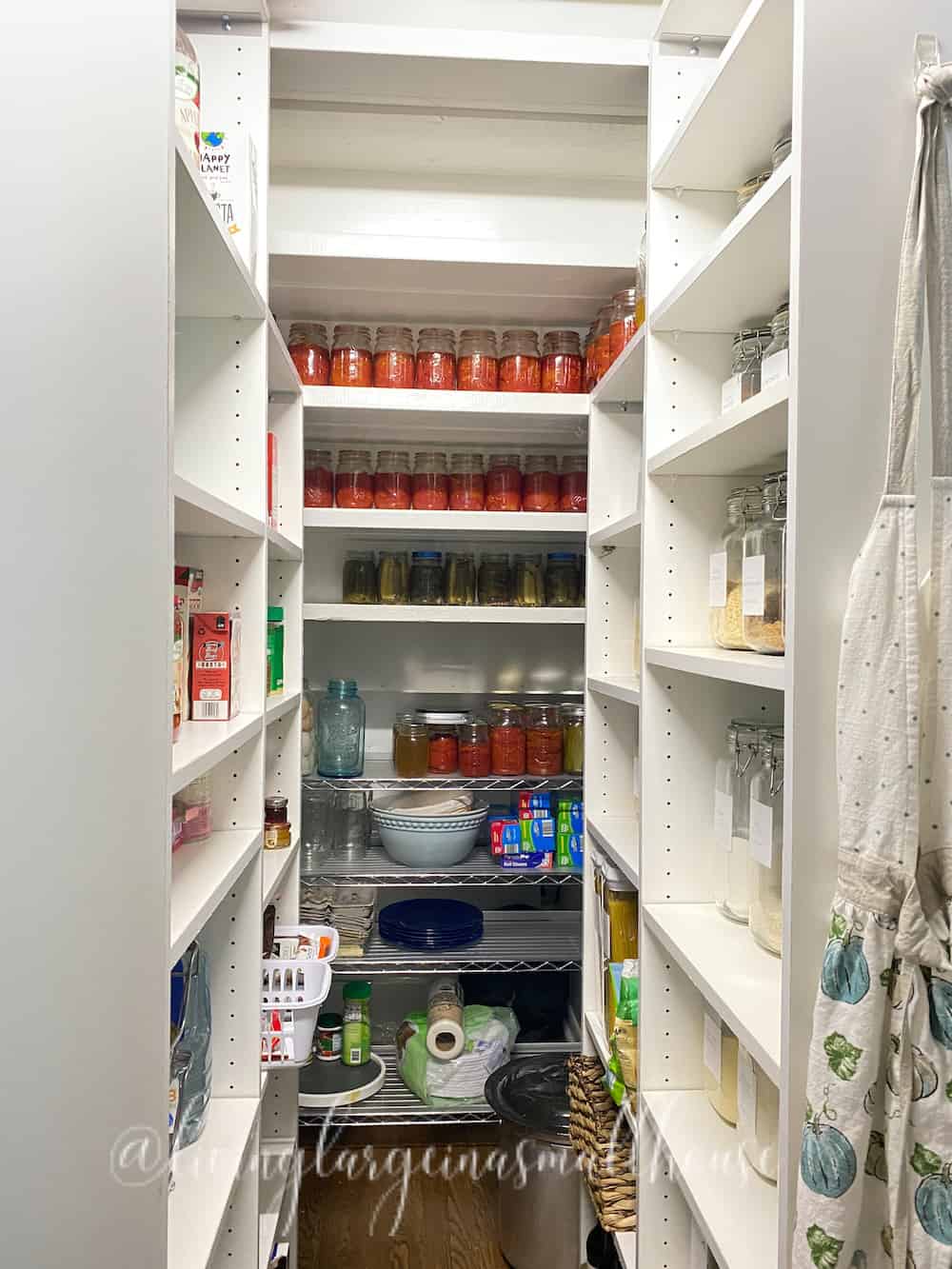 my organized pantry for my 30 day cleaning & organizing challenge