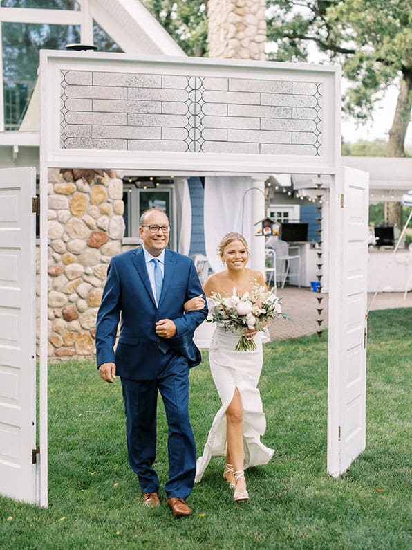 dad-walking-daughter-down-the-aisle