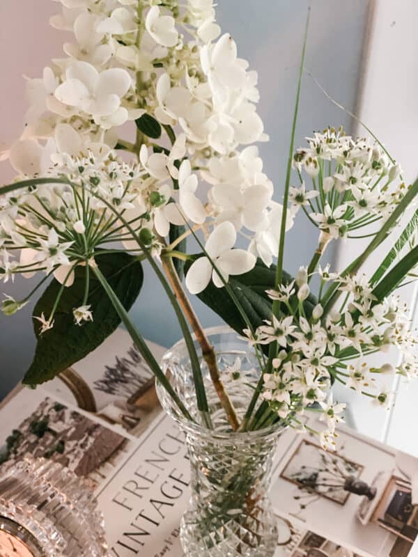 one of my tips for how to create a cozy bedroom is to add flowers. These beautiful white flowers are perfect for a winter bouquet