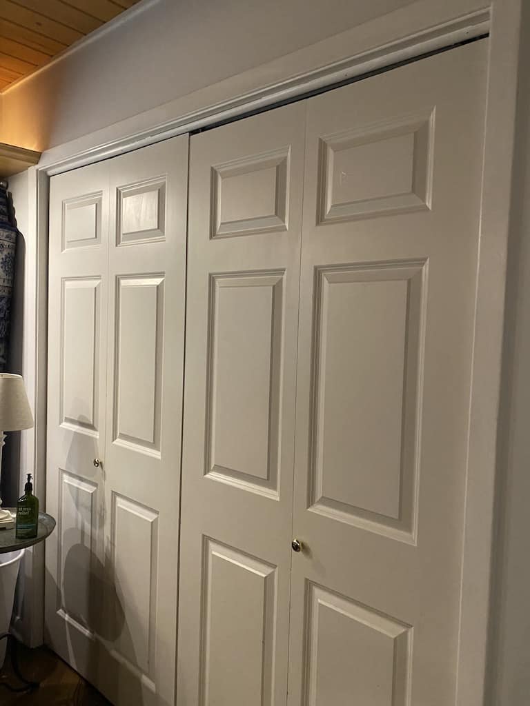 the closet doors that we are taking off for the one room challenge