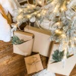 gift wrapping with Kraft paper a trick to celebrate Christmas on a budget
