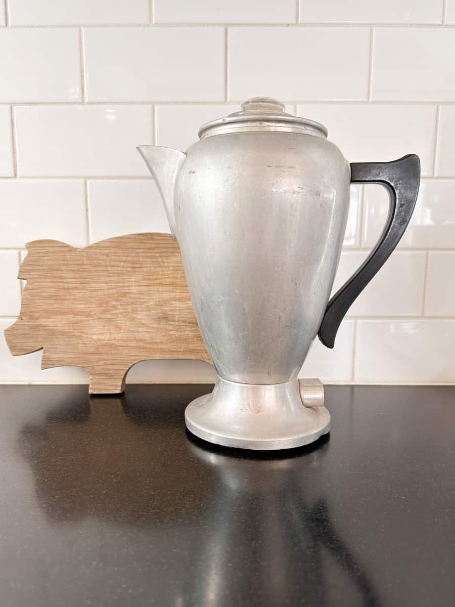 picture of a vintage percolator