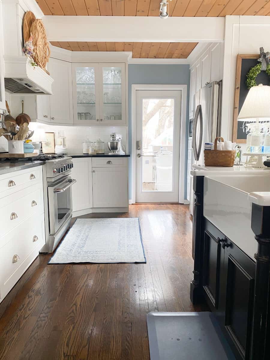 French Farmhouse Kitchen: Kitchen Remodel Made Fun and Easy! - Savvy In The  Suburbs