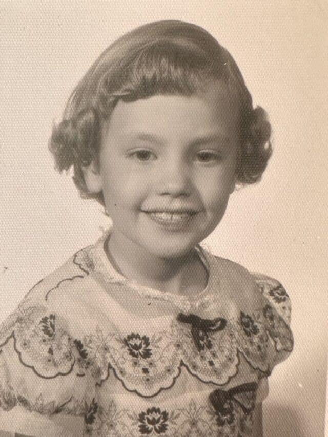 cropped-lynn-childhood-pics-1.jpg