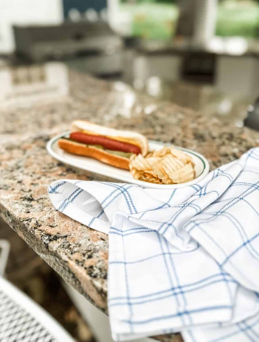 How To Keep Hot Dogs Warm & Delicious: Tips At Home & Picnic